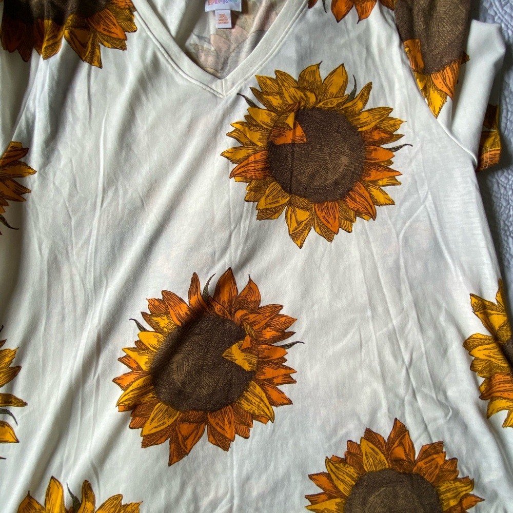 LuLaRoe Cream Sunflower Print V-Neck Top